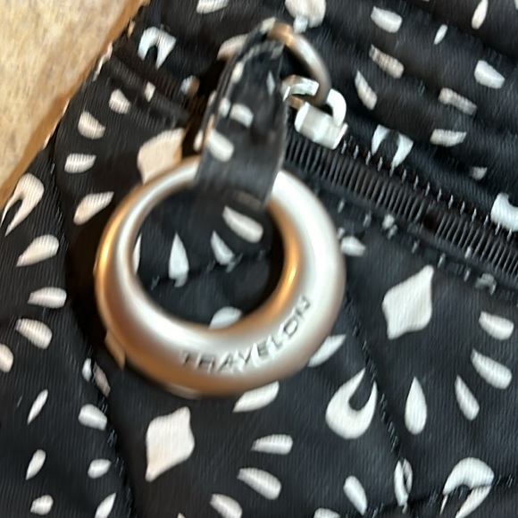 Travelon Crossbody bag with adjustable strap - Picture 8 of 8